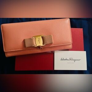 PRE LOVED SALVATORE FERRAGAMO WALLET PINK COLOR